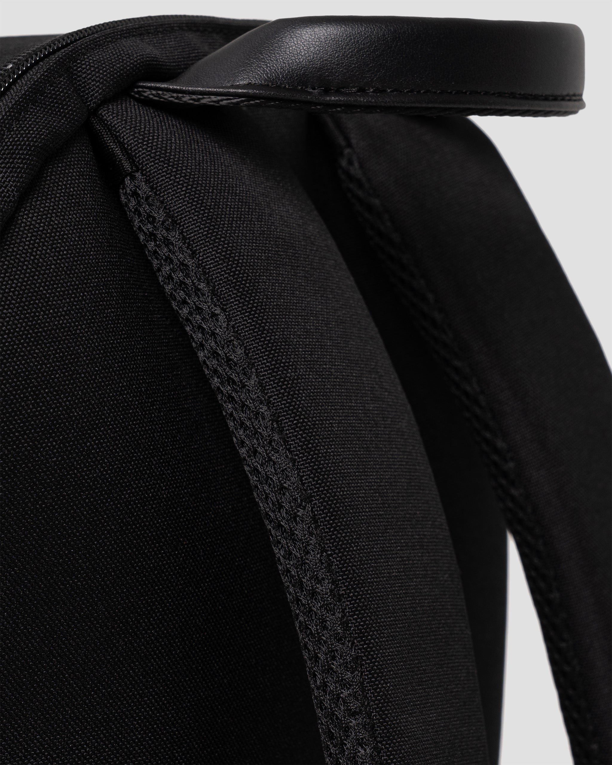 Envelope Sculpt Backpack Large - Black