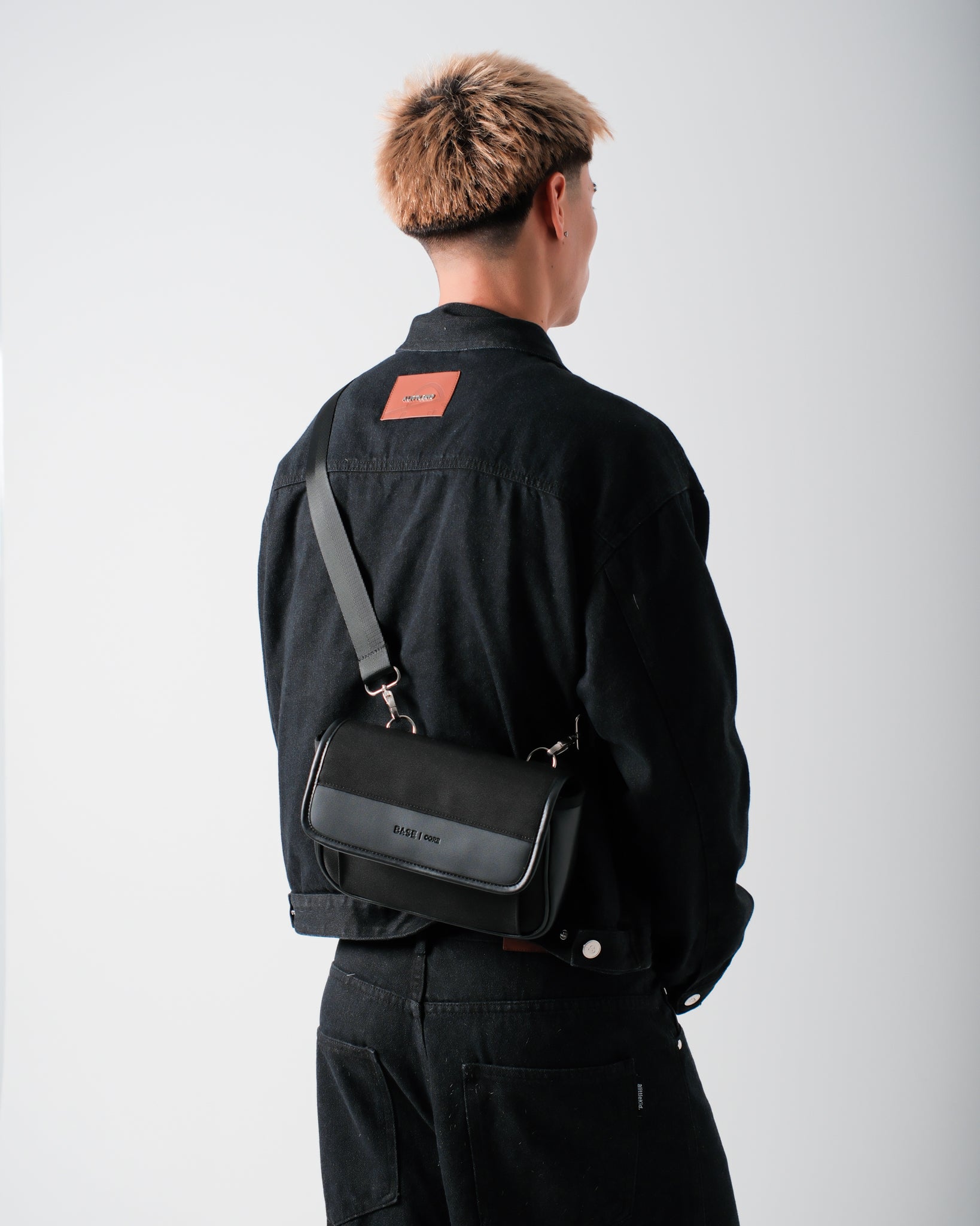 Core Flap Crossbody - Black