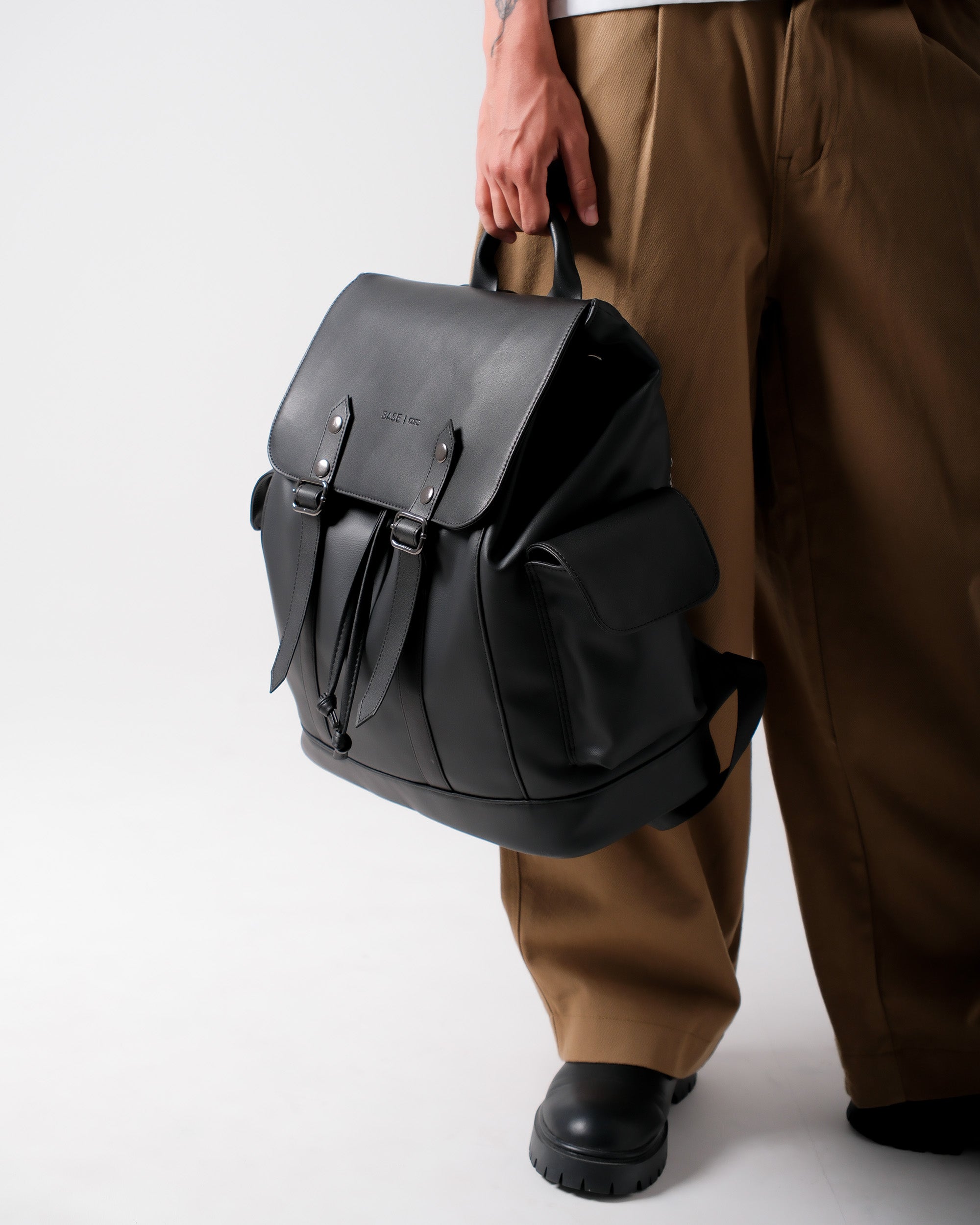 Heritage Leather Rucksack Large - Black