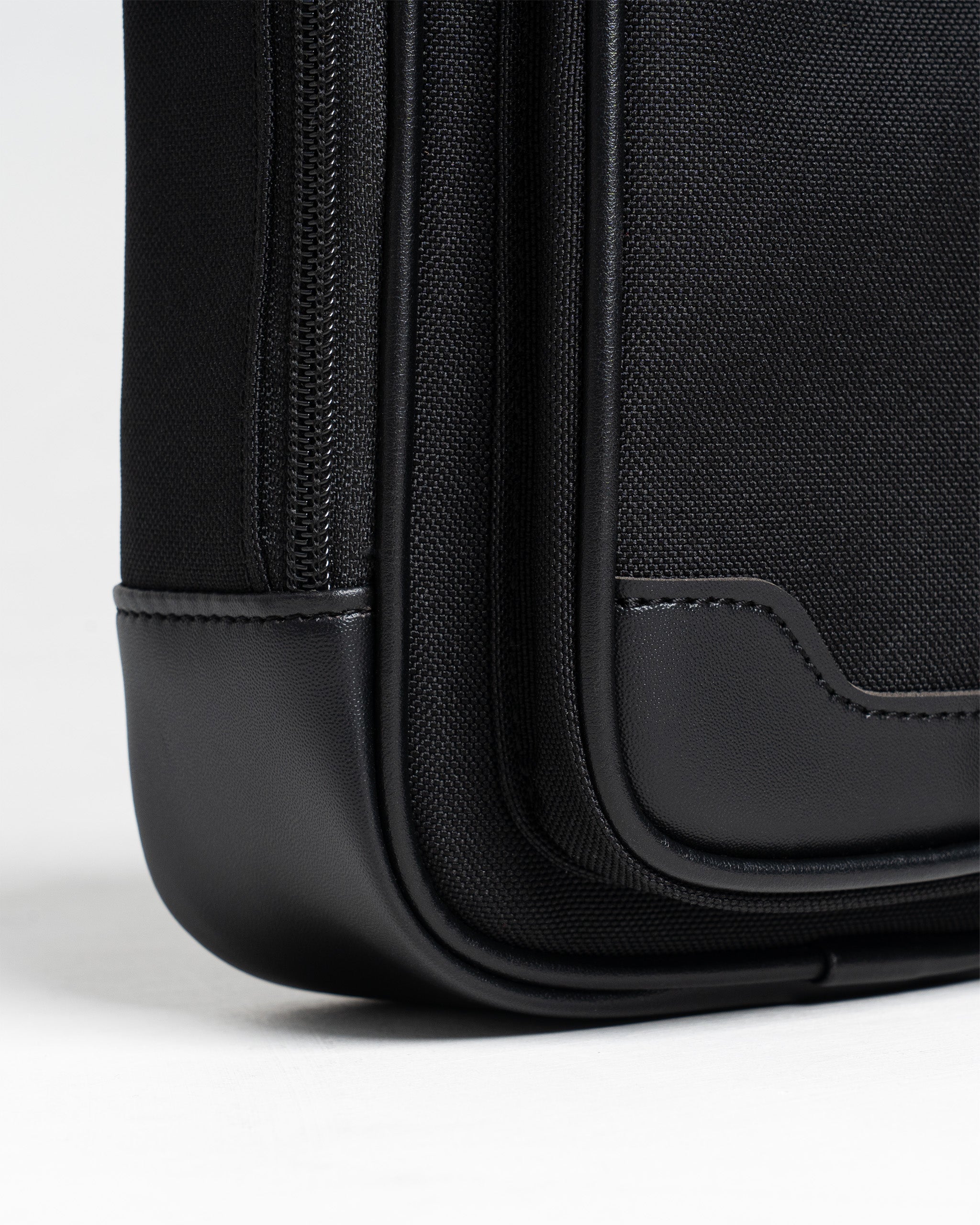 Monolith Vertical Crossbody - Black