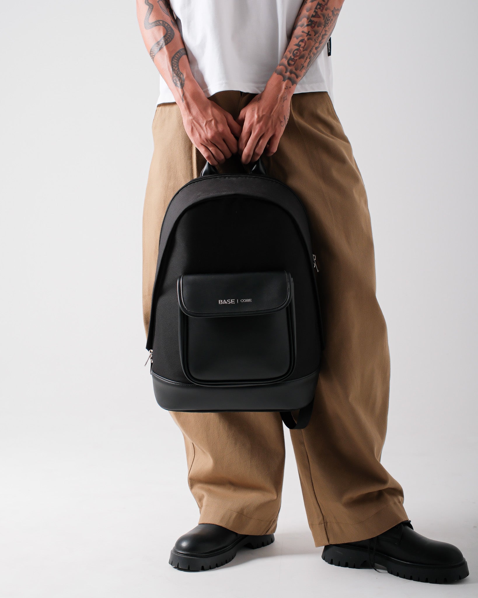 Envelope Sculpt Backpack Large - Black